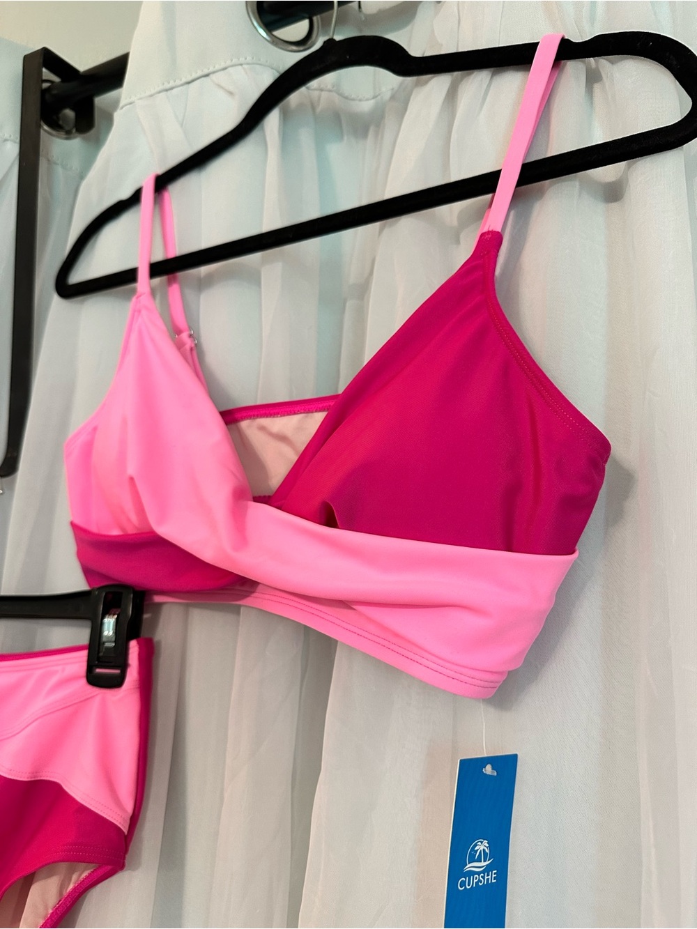 Cupshe Two-Tone Pink High-Waist Bikini Set with Full Bottom Coverage - Picture 3 of 7